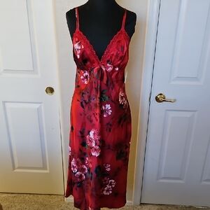 NWT Je Tadore Red Floral Chemise with Lace, Bow And Adjusfable Straps SZ LG